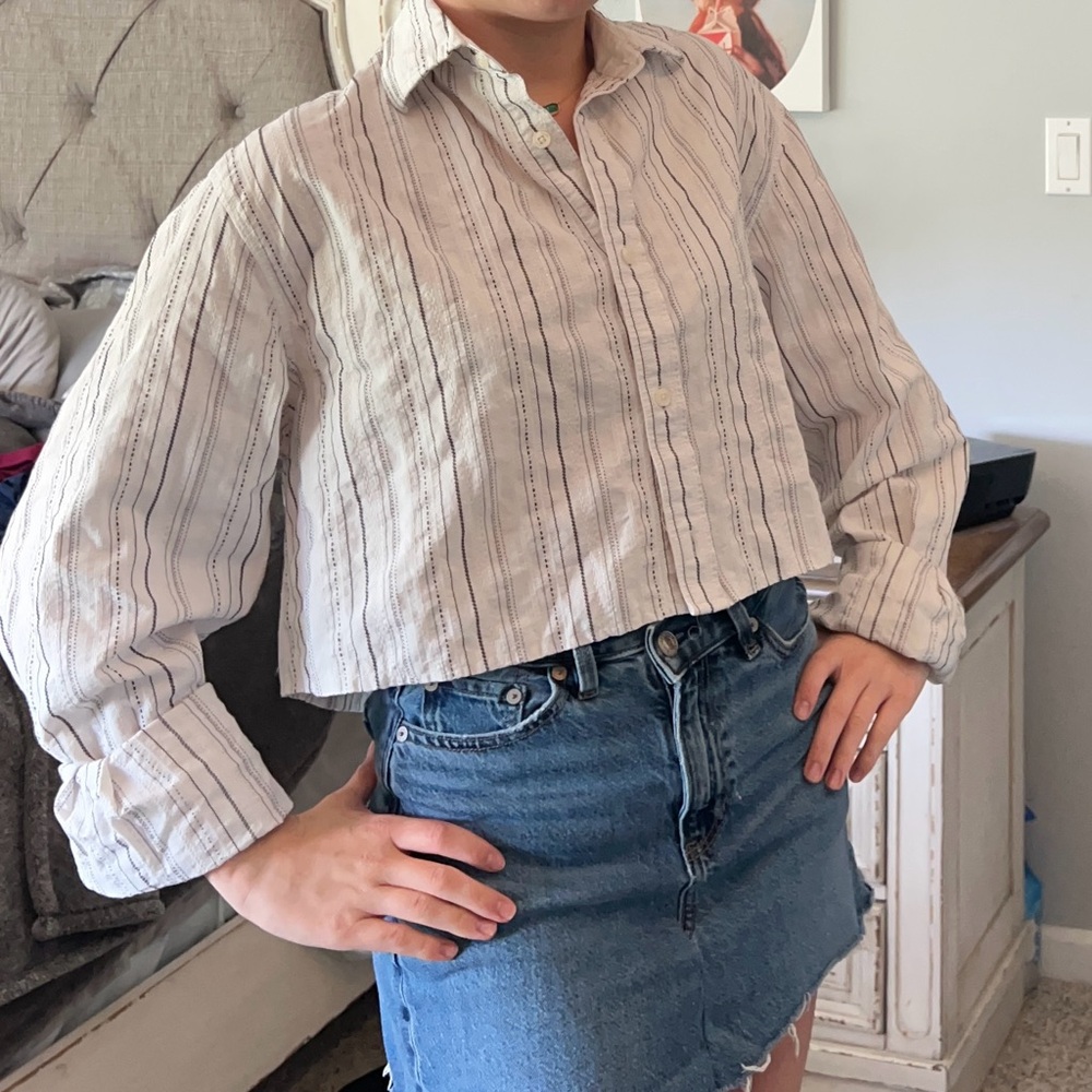 Striped Cropped Button-Down Shirt - White/Black